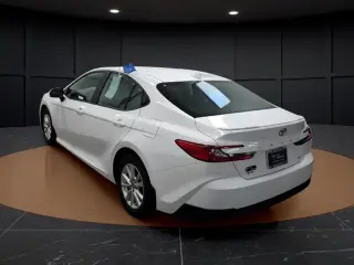 Toyota Camry 2025 LE 4dr Sedán