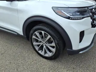 Ford Explorer 2025 AWD Platinum 4dr SUV