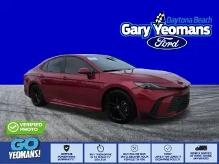 Toyota Camry 2025 SE sedán 4 puertas