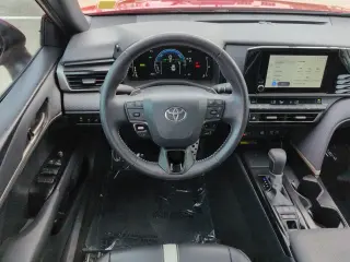 Toyota Camry 2025 SE sedán 4 puertas