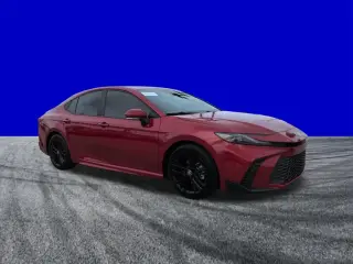 Toyota Camry 2025 SE sedán 4 puertas