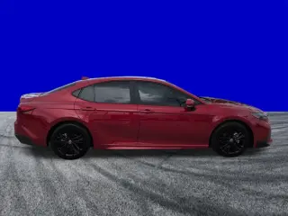 Toyota Camry 2025 SE sedán 4 puertas