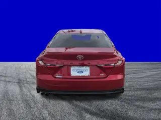 Toyota Camry 2025 SE sedán 4 puertas