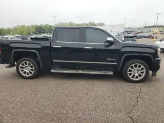 GMC Sierra 1500 2018 4x4 Denali 4dr Crew Cab 5.8 ft. SB