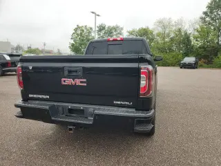 GMC Sierra 1500 2018 4x4 Denali 4dr Crew Cab 5.8 ft. SB