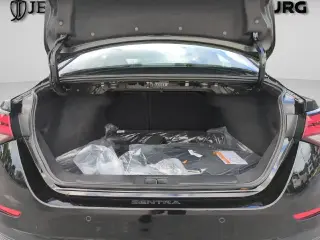 Nissan Sentra 2025 SR 4dr Sedán