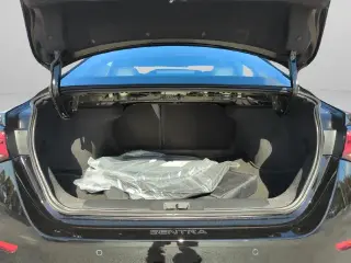 Nissan Sentra 2025 SR 4dr Sedán