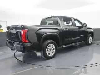 Toyota Tundra 2024 4x4 SR5 4dr CrewMax Cab Pickup SB