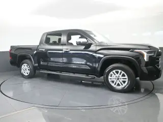 Toyota Tundra 2024 4x4 SR5 4dr CrewMax Cab Pickup SB