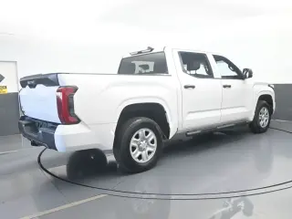 Toyota Tundra 2025 4x4 SR 4dr CrewMax Cab Pickup SB