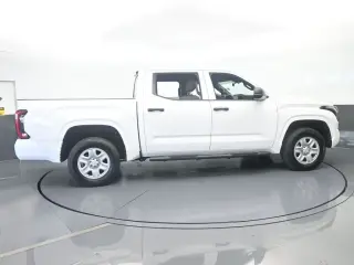 Toyota Tundra 2025 4x4 SR 4dr CrewMax Cab Pickup SB