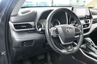 Toyota Highlander 2022 AWD XLE 4dr SUV