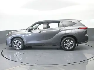 Toyota Highlander 2022 AWD XLE 4dr SUV