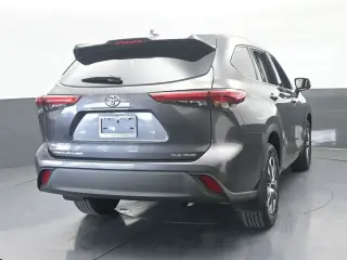 Toyota Highlander 2022 AWD XLE 4dr SUV