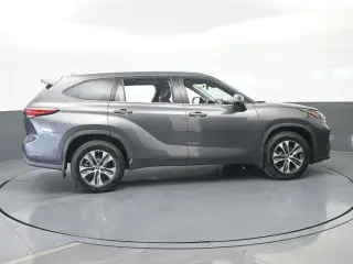 Toyota Highlander 2022 AWD XLE 4dr SUV