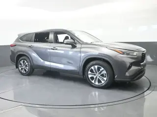Toyota Highlander 2022 AWD XLE 4dr SUV