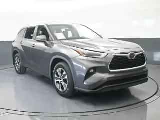 Toyota Highlander 2022 AWD XLE 4dr SUV