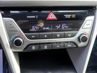 Hyundai ELANTRA 2017 Limited 4dr Sedán