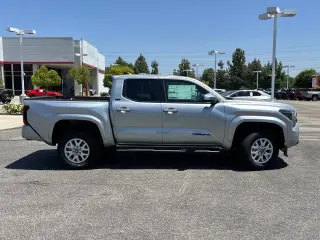 Toyota Tacoma 2025 4x2 SR5 4dr Double Cab 5.0 ft SB