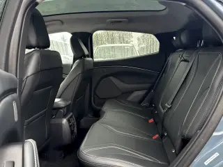 Ford Mustang Mach-E 2023 AWD Premium 4dr SUV