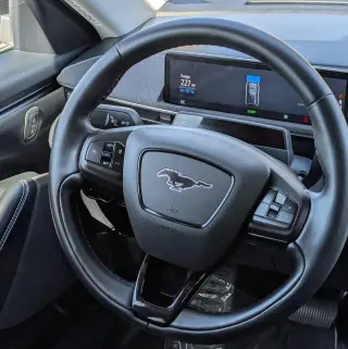 Ford Mustang Mach-E 2023 Select SUV de 4 puertas