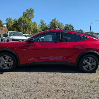 Ford Mustang Mach-E 2023 Select SUV de 4 puertas