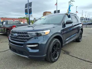 Ford Explorer 2023 con tracción en las cuatro ruedas XLT 4dr SUV