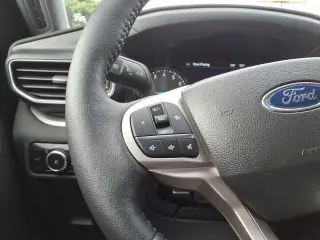Ford Explorer 2023 con tracción en las cuatro ruedas XLT 4dr SUV
