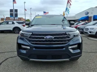Ford Explorer 2023 con tracción en las cuatro ruedas XLT 4dr SUV
