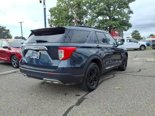 Ford Explorer 2023 con tracción en las cuatro ruedas XLT 4dr SUV