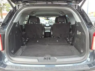 Ford Explorer 2023 con tracción en las cuatro ruedas XLT 4dr SUV