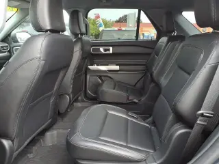 Ford Explorer 2023 con tracción en las cuatro ruedas XLT 4dr SUV