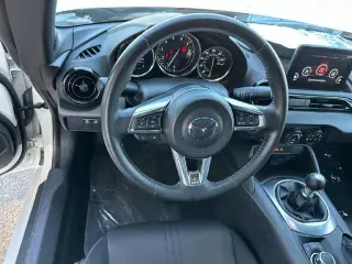 Mazda MX-5 Miata 2021 Sport 2dr Convertible 6 cilindros