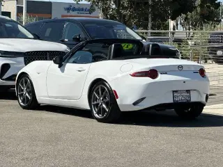 Mazda MX-5 Miata 2021 Sport 2dr Convertible 6 cilindros