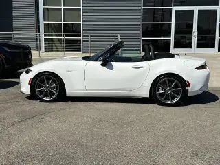 Mazda MX-5 Miata 2021 Sport 2dr Convertible 6 cilindros