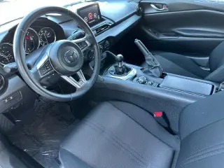 Mazda MX-5 Miata 2021 Sport 2dr Convertible 6 cilindros