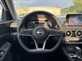 Nissan Sentra 2025 SV 4dr Sedán