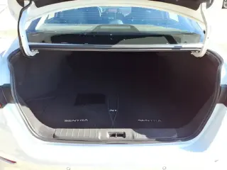 Nissan Sentra 2024 S 4dr Sedán