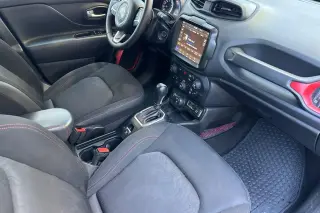 Jeep Renegade 2023 4x4 Trailhawk 4dr SUV