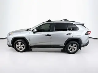 Toyota RAV4 2025 XLE SUV de 4 puertas