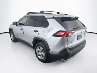 Toyota RAV4 2025 XLE SUV de 4 puertas
