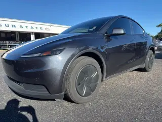 Tesla Model Y 2026 Long Range Crossover de 4 puertas