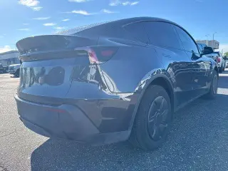Tesla Model Y 2026 Long Range Crossover de 4 puertas