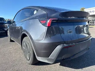 Tesla Model Y 2026 Long Range Crossover de 4 puertas