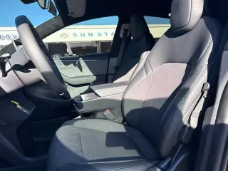 Tesla Model Y 2026 Long Range Crossover de 4 puertas