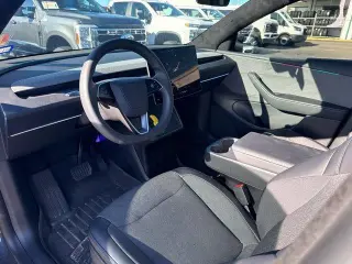 Tesla Model Y 2026 Long Range Crossover de 4 puertas