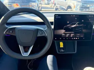 Tesla Model Y 2026 Long Range Crossover de 4 puertas