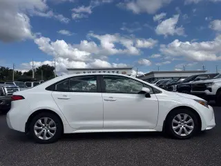 Toyota Corolla 2025 LE Sedán de 4 puertas