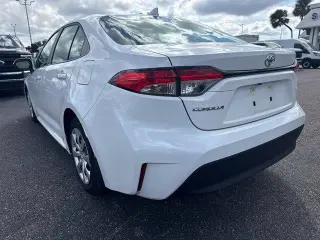 Toyota Corolla 2025 LE Sedán de 4 puertas