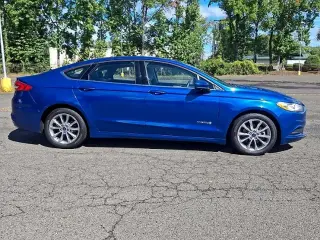 Ford Fusion Híbrido 2017 S Sedán de 4 puertas